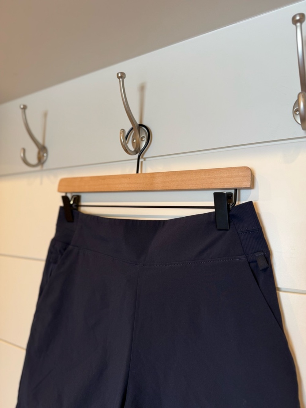 Athleta Brooklyn shorts 8 Tall - Picture 5 of 8